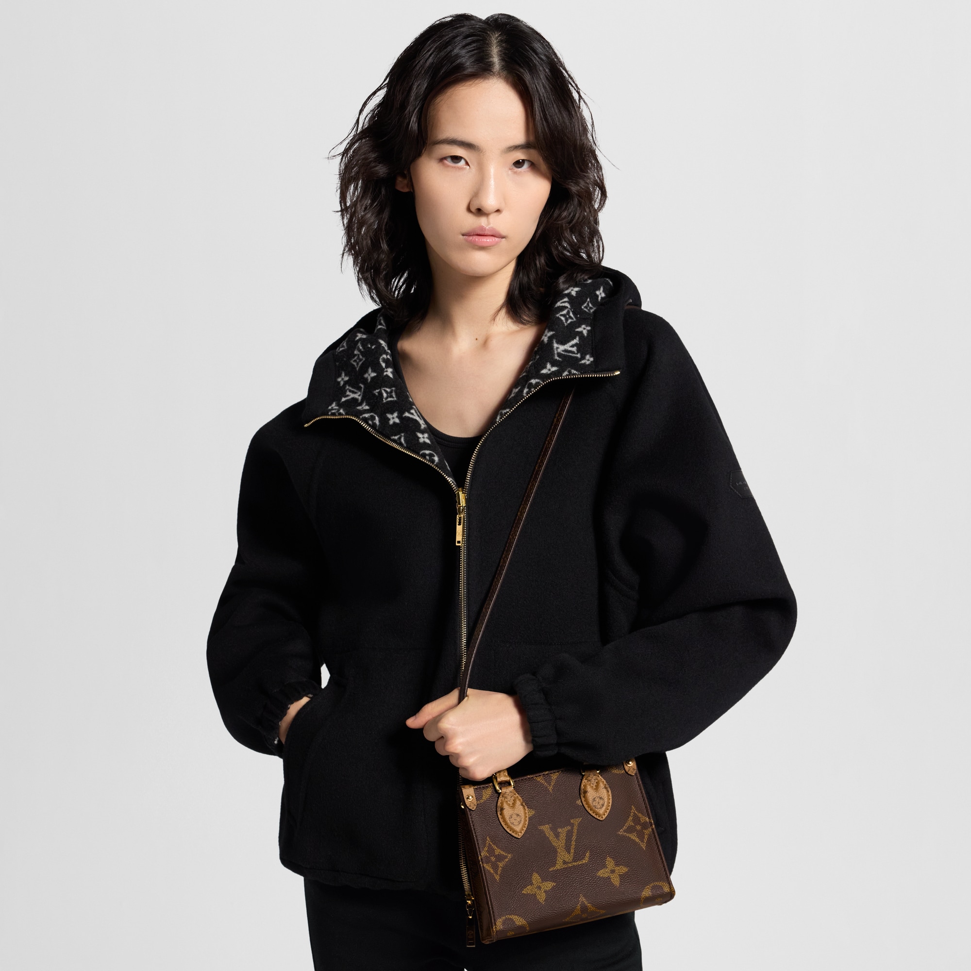 OnTheGo BB Monogram Reverse - Handbags | LOUIS VUITTON